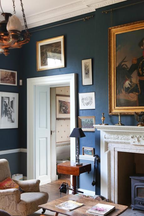 Chez Deans Court, Wimborne Deans Court Wimborne, Dorset, demeure anglaise historique restaurée avec les peintures Farrow And Ball
