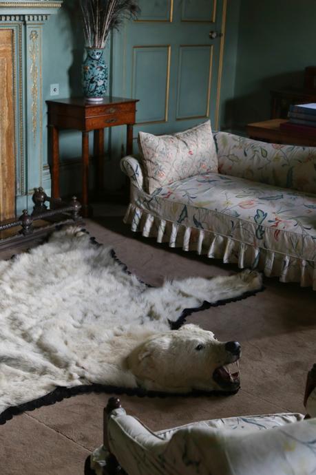 Chez Deans Court, Wimborne Deans Court Wimborne, Dorset, demeure anglaise historique restaurée avec les peintures Farrow And Ball