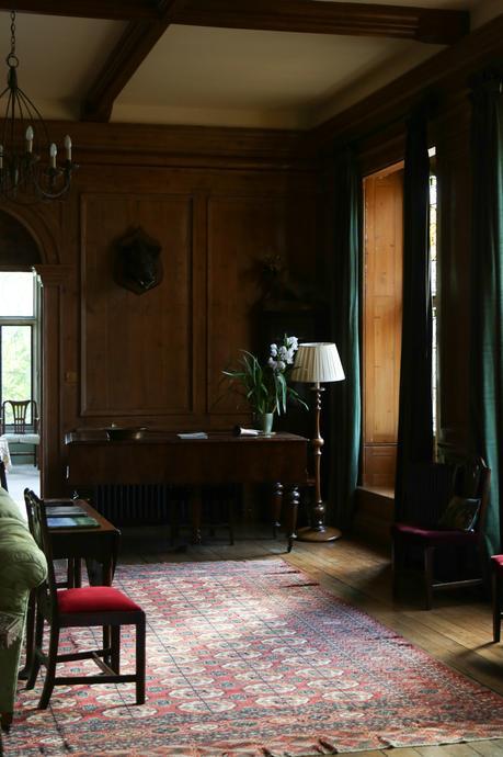 Chez Deans Court, Wimborne Deans Court Wimborne, Dorset, demeure anglaise historique restaurée avec les peintures Farrow And Ball