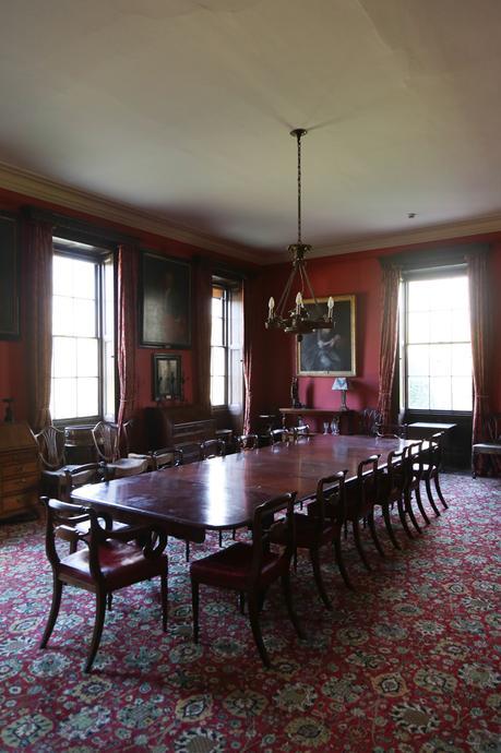 Chez Deans Court, Wimborne Deans Court Wimborne, Dorset, demeure anglaise historique restaurée avec les peintures Farrow And Ball