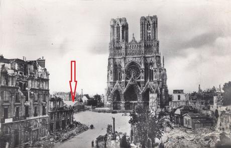 Des Hangars Bessonneau sur le Parvis de la Cathédrale