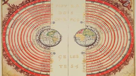 Est-ce que c'est la Terre qui tourne autour du Soleil, ou le Soleil qui tourne autour de la Terre ?