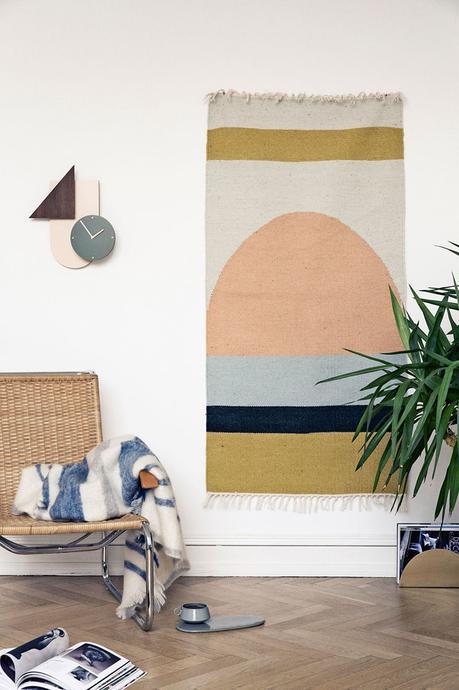 Les tapis accrochés au mur | elephant in the room