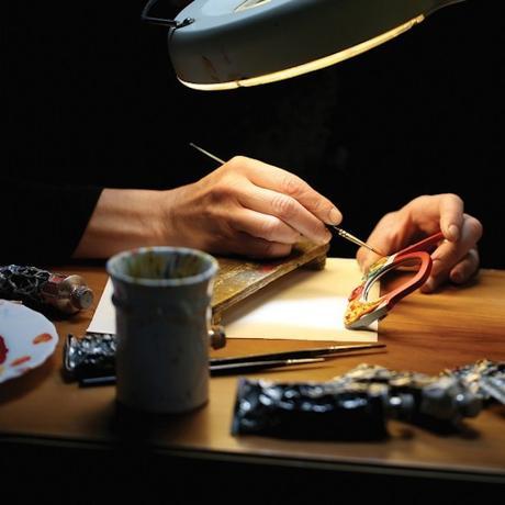 dolce-and-gabbana-eyewear-special-edition-hand-made-sicilian-carretto-sunglasses-square-01-560x560