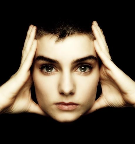 Blonde & Idiote Bassesse Inoubliable*******************The Lion & The Cobra par Sinead O'Connor