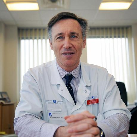 Michel Aubier, pneumologue, en mars 2013 à l'hôpital Bichat à Paris.