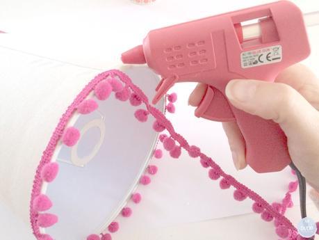 Lampe-pomponée-collage-dvdp