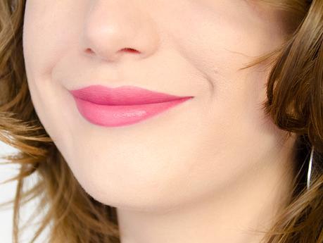 Laque à lèvres mate Ultra HD Matte Lipcolor de Revlon - Swatch de la teinte Devotion