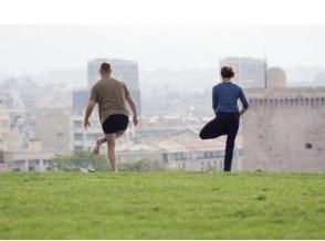 TAI CHI: 1 heure par semaine réduit de 50% les chutes chez les personnes âgées – Journal of the American Geriatrics Society