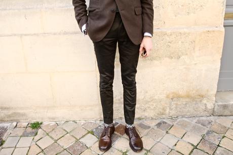 Oral san-marina-testeur-de-shoes-job-chaussures-cuir-tressé-bonne-gueule-chemise-chambray-bleu-bordeaux-paris_dandy-preppy_campagne-cool