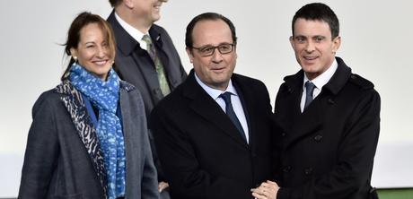 Ségolène Royal, François Hollande et Manuel Valls, le 30 novembre au Bourget lors de la COP21. LOIC VENANCE / POOL / AFP