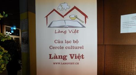 Roll-up du cercle culturel Làng Viêt