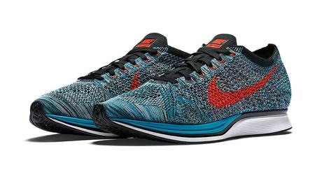 526628-404-Nike-Flyknit-Racer-Fire-And-Ice-01
