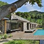 ARCHI : STONE COVERED HOME