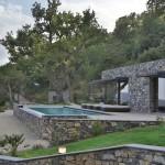 ARCHI : STONE COVERED HOME