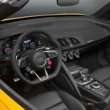 La R8 fait tomber le toit