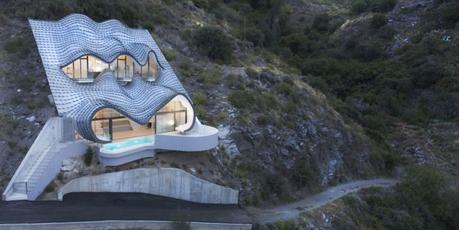 gallery-1458486947-cliff