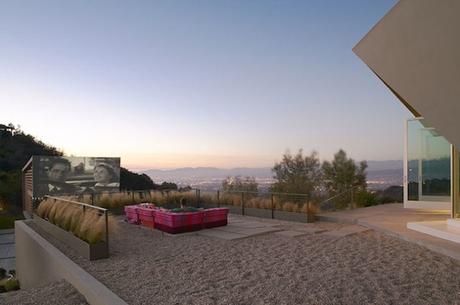 movie-wall_170316_02-810x538