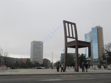 Genève "La chaise cassée&quot; devant l'ONU