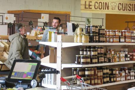 Pour se libérer de la grande distribution, les boutiques paysannes se multiplient Pour se libérer de la grande distribution, les boutiques paysannes se multiplient