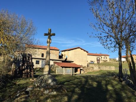 Croix d'Auvergne et joyeuse Pâques