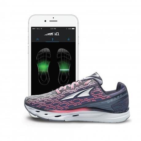 Altra-IQ-Smart-Shoe-Laufschuh-Tracker-Laufstil-Laufanalyse-450x450