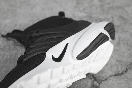 Nike-Presto-Flyknit-Ultra-High-Black-White-03
