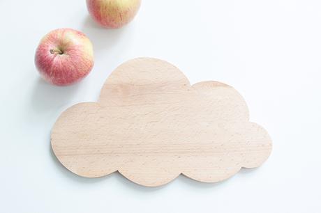 Planche à découper en bois de hêtre forme de nuage Caroline Gomez artisanat français 