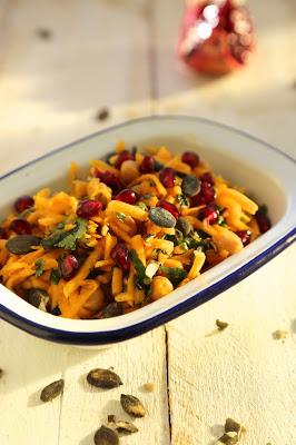 salade composée , pique nique , courge crue , coriandre, grenade