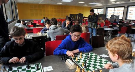 Deux exemples sur les acquis des élèves à l'école ayant mis en place un atelier échecs
