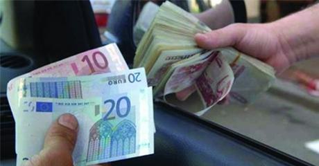 Les bureaux de change réautorisés à échanger les devises: un petit pas dans la lutte contre l'informel