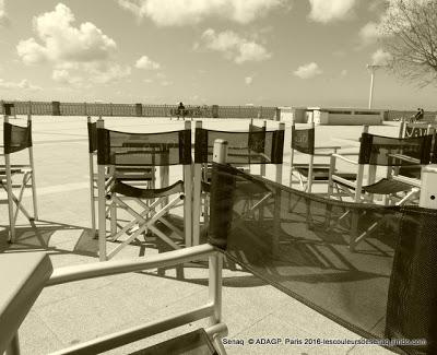 Andernos , face au Bassin, Soleil fort et ciel bleu! Une forme de rêve au quotidien. Andernos, facing the basin, strong sun and blue sky! A form of daily dream.