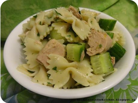 SALADE DE PÂTES AU THON / PASTA AND TUNA SALAD / ENSALADA DE PASTA CON ATÚN / سلطة المعكرونة و التونة