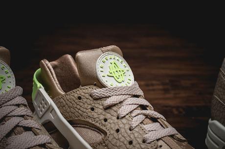 Nike-Air-Max-1-&-Huarache-String-Ghost-Green-01