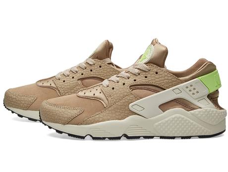 704830-203-Nike-Air-Huarache-PRM-String-Desert-Camo-Ghost-Green-01