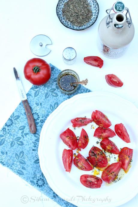 Tomates Marmandes à la vinaigrette au basilic et au miel de romarin ... tout bonnement !!