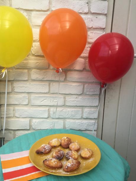 Inspiration fêtes d’anniversaire madeleines au citron et décoration ballons