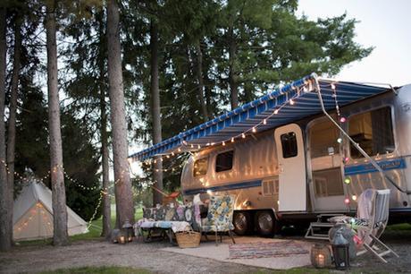 EVASION : Des bus scolaires transformés en habitations roulantes 3