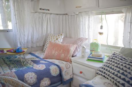 EVASION : Des bus scolaires transformés en habitations roulantes 5