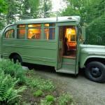 EVASION : Des bus scolaires transformés en habitations roulantes EVASION : Des bus scolaires transformés en habitations roulantes