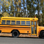 EVASION : Des bus scolaires transformés en habitations roulantes EVASION : Des bus scolaires transformés en habitations roulantes