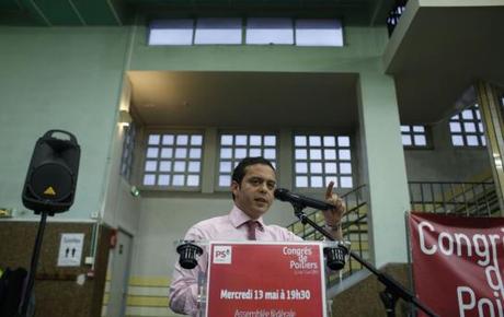  Razzy Hammadi, le député PS de Montreuil-Bagnolet, tacle le maire PC de Montreuil Patrice Bessac, lui reprochant d’exagérer le montant de la baisse des dotations. 