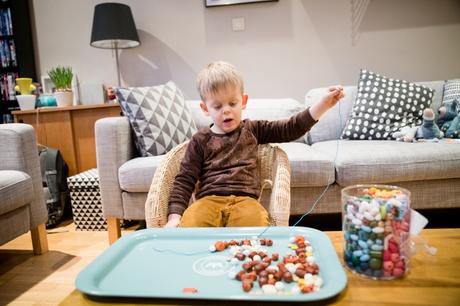 A propos de motricité fine #1 – les perles en bois