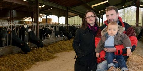 À Champlain, la maîtresse de moyenne section, Séverine Pieters, distribue à ses élèves la collation fournie par les parents qui le veulent.