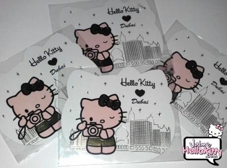 La collection Hello Kitty Dubai http://www.jaimehellokitty.com/images/IMG2016/Copiedecartespostaleshellokitty.jpg