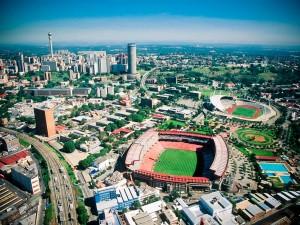 L'Ellis Park et plus loin Johannesburg CBD
