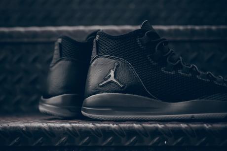 Jordan Reveal Triple Black