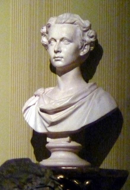 Buste en porcelaine de Louis II de Bavière par Caspar Ritter von Zumbusch