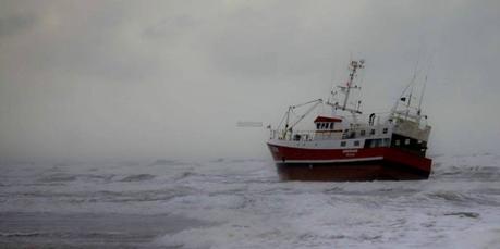 Navire échoué en Vendée : un remorqueur de La Rochelle à la rescousse