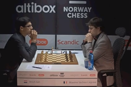 Ronde 2 : Maxime Vachier-Lagrave punit Anish Giri en 28 coups ! - Photo © site officiel